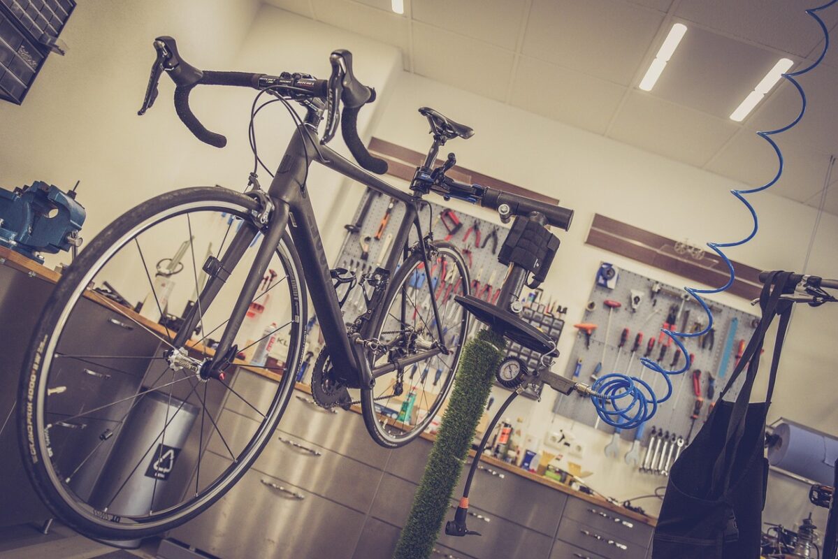 A bicycle inner tube and tyre lever